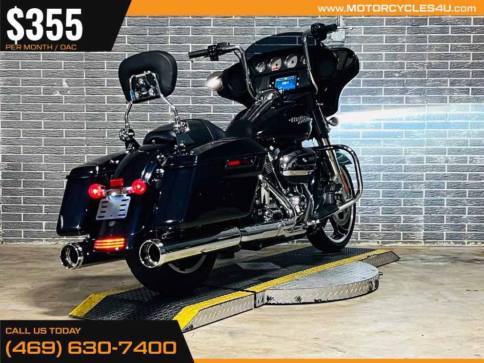 Street Glide®