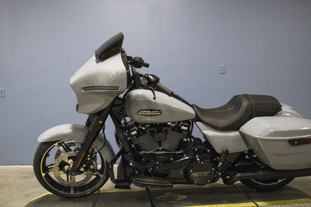 Street Glide®