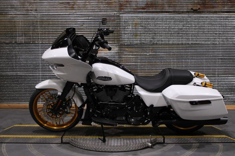 Road Glide®