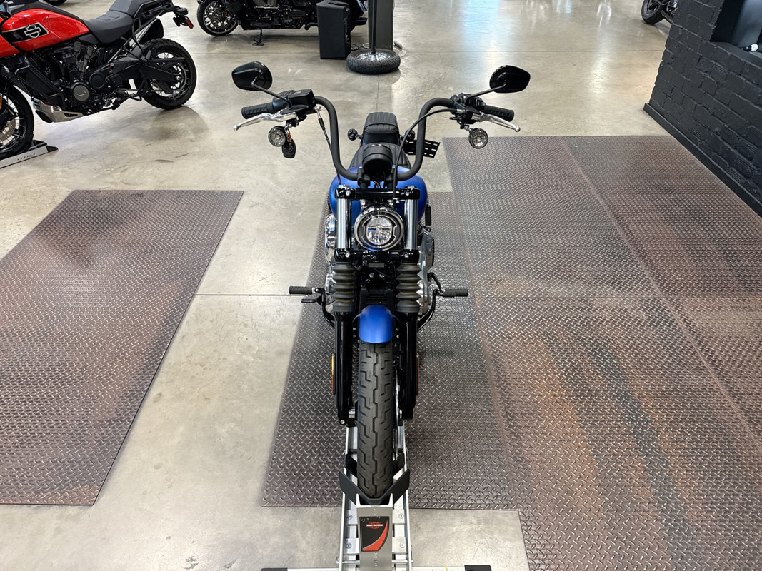 Street Bob®