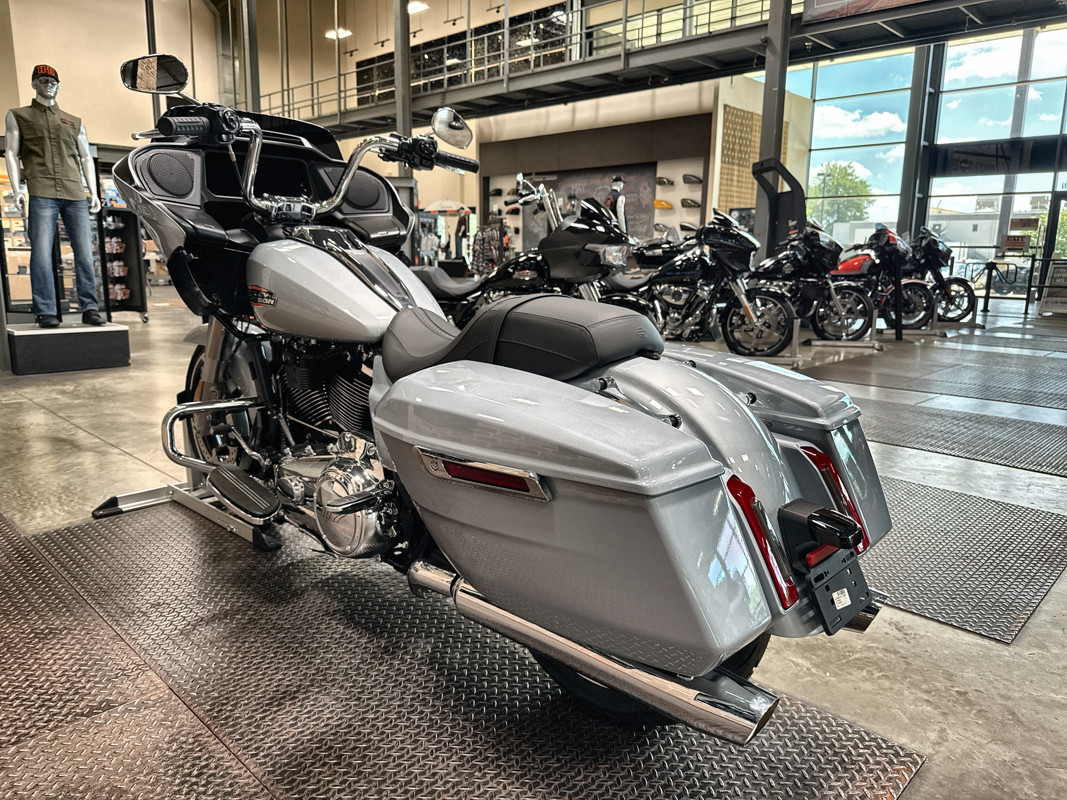 Road Glide®