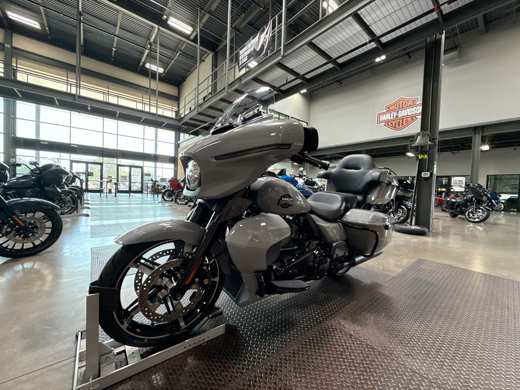 Street Glide® Ultra