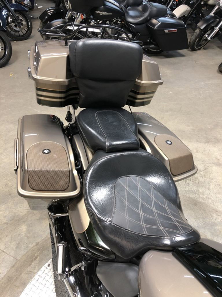 CVO™ Road Glide® Custom 