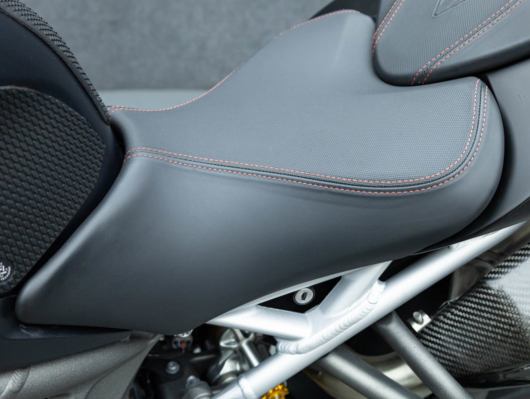 SPEED TRIPLE RS