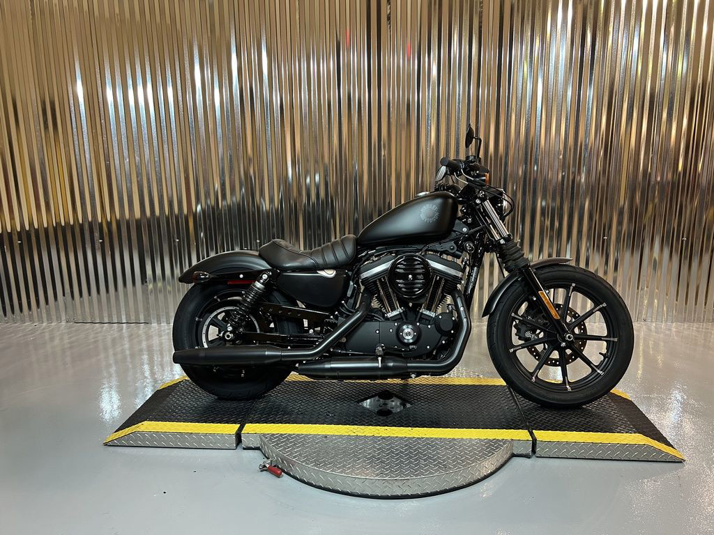 Iron 883®