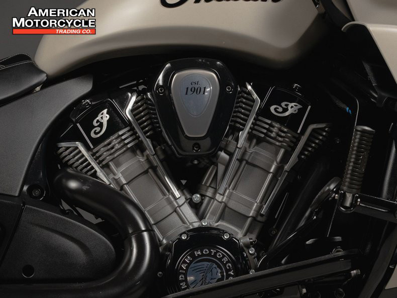 Pursuit Dark Horse Premium Package