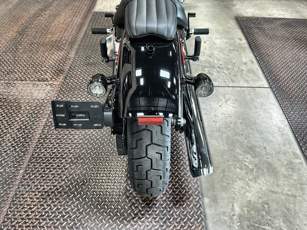 Street Bob®