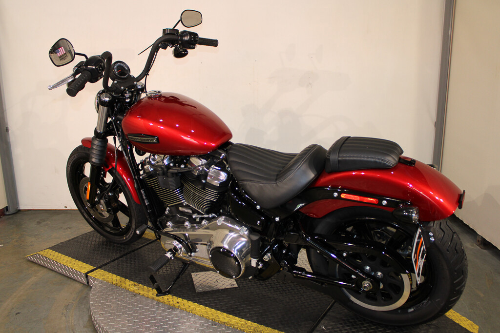 Street Bob®