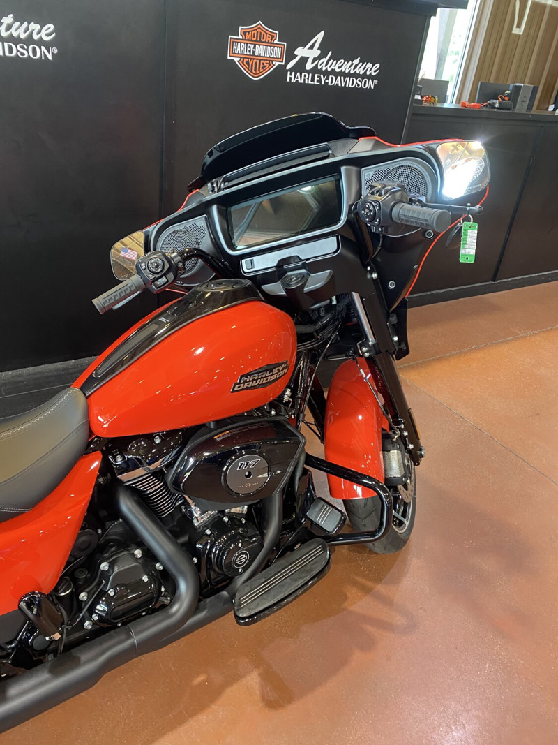 Street Glide®