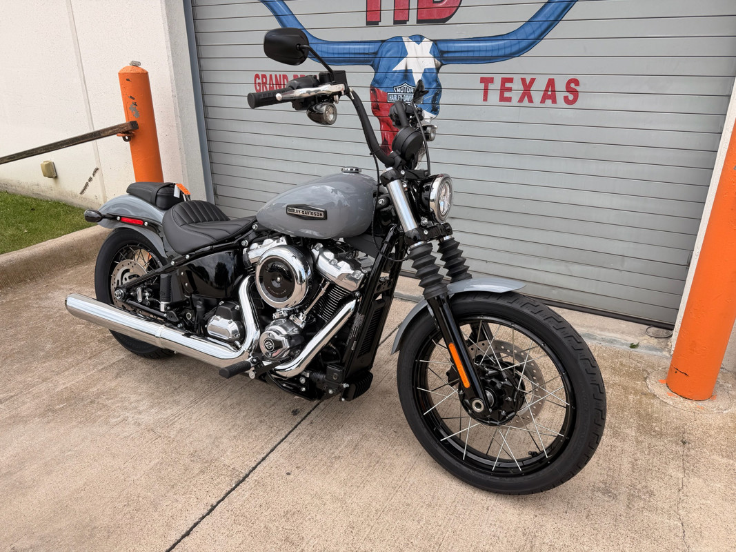 Street Bob®