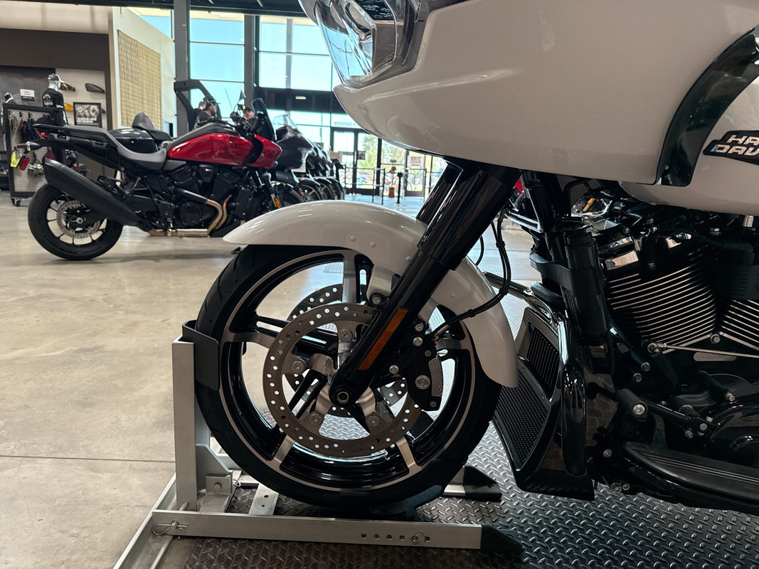 Road Glide®