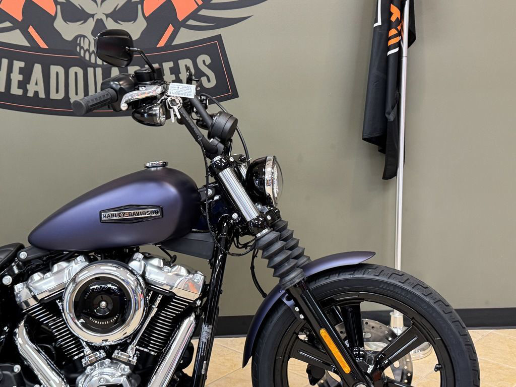 Street Bob®