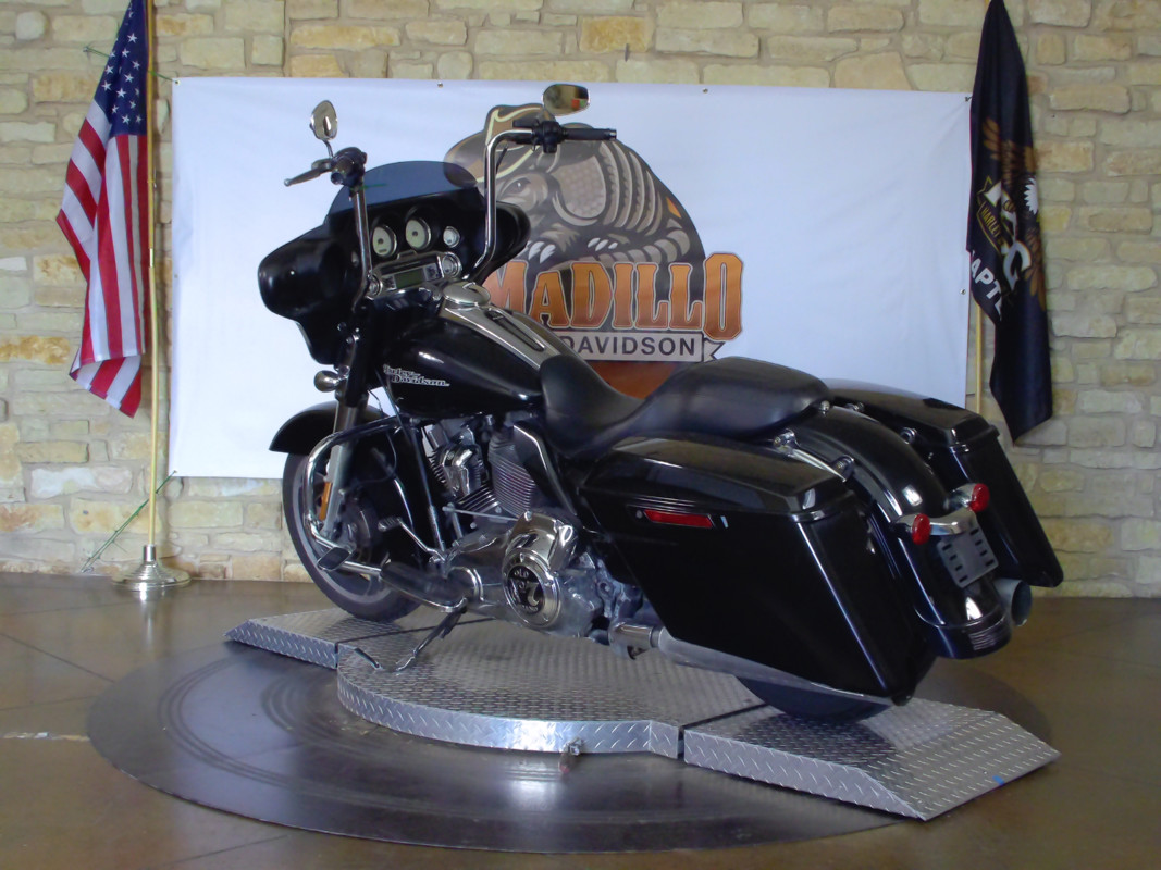 Street Glide®