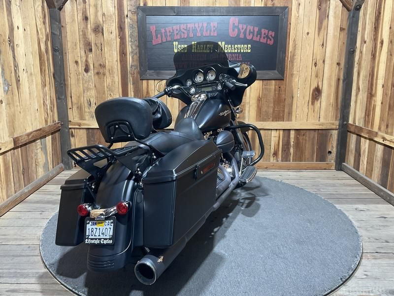 Street Glide®