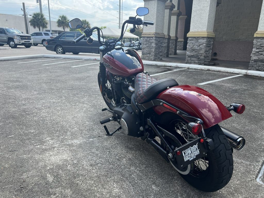 Street Bob®