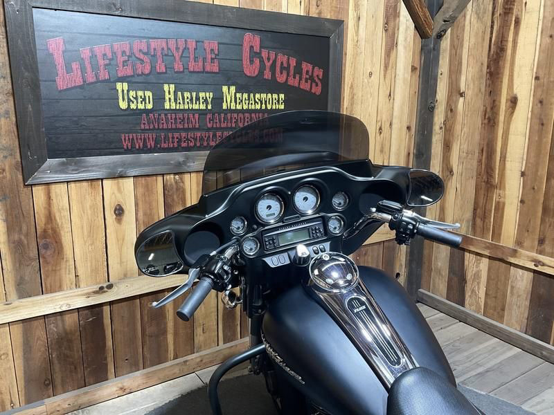 Street Glide®