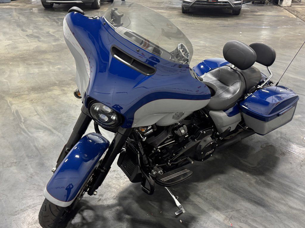 Street Glide®