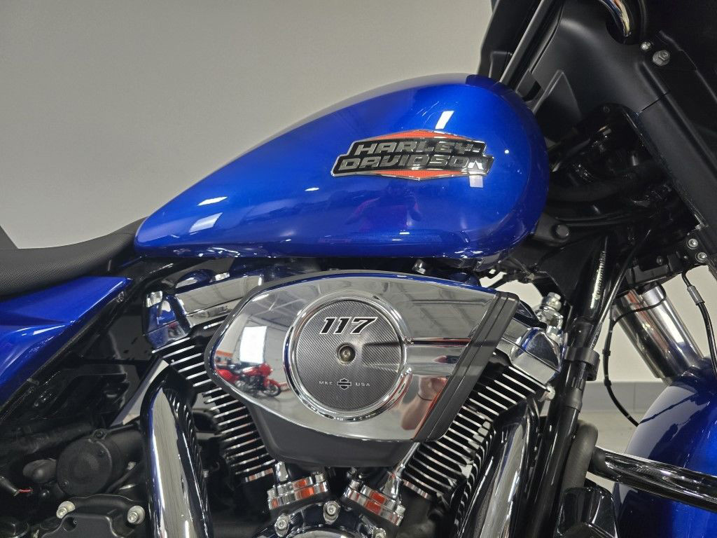 Street Glide®