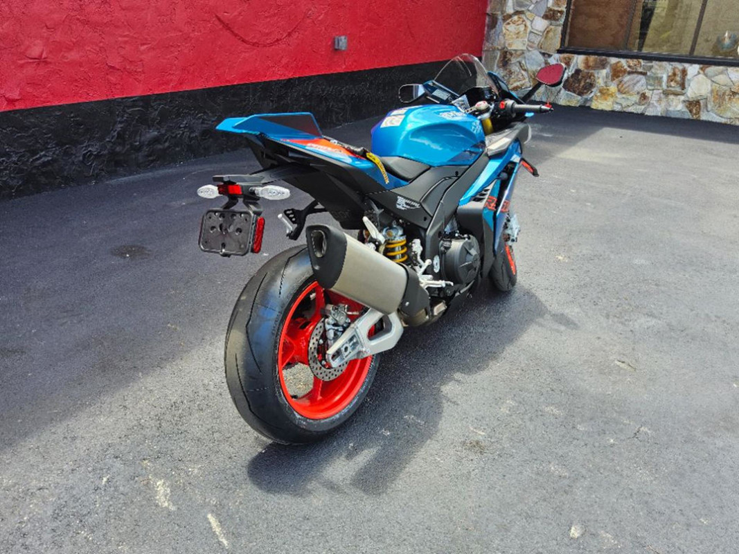 RSV4 1100