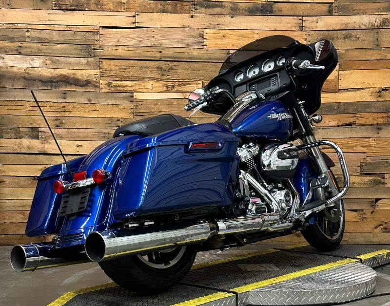 Street Glide®