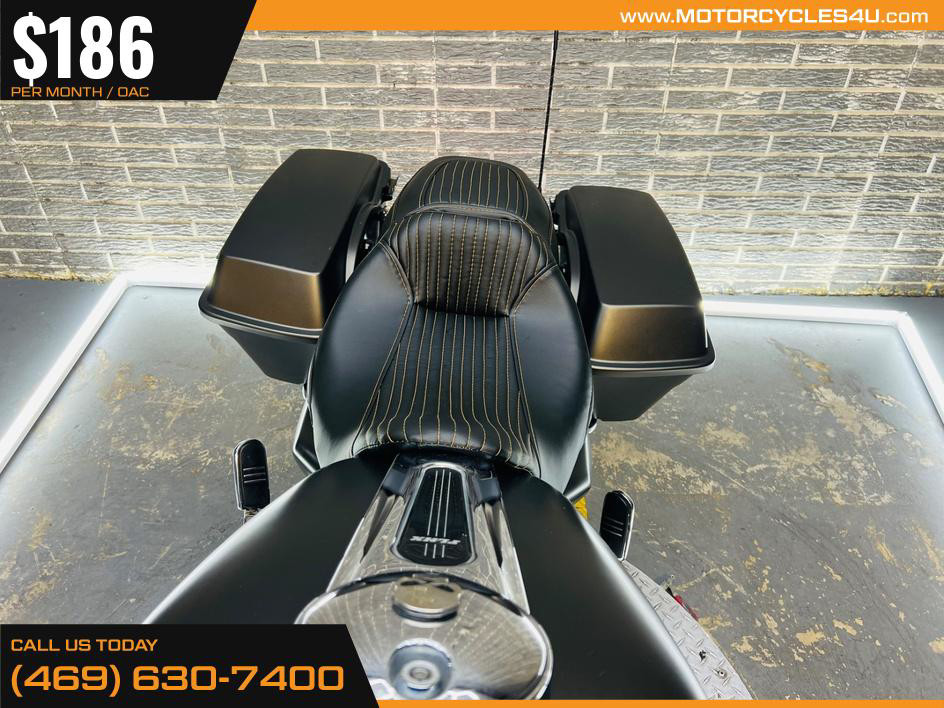 Street Glide®
