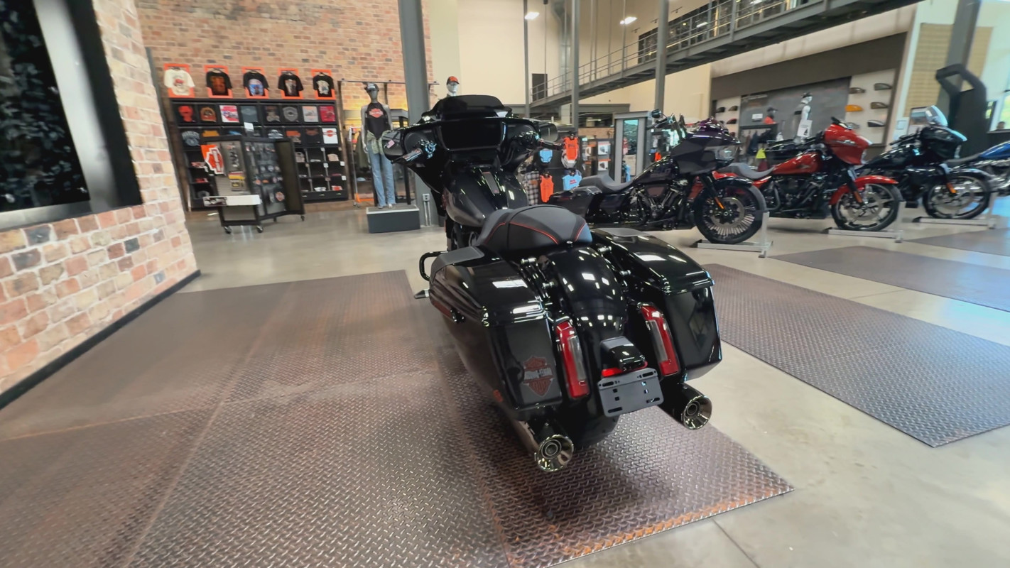 CVO® Street Glide®