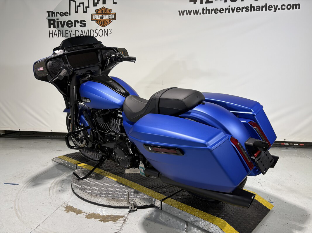 Street Glide®