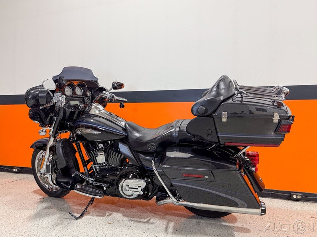 CVO® Ultra Classic® Electra Glide® 110th Anv. Ed.