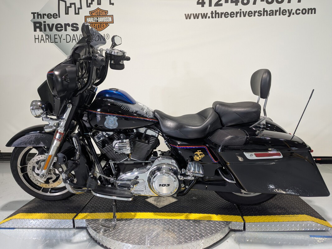 Street Glide®