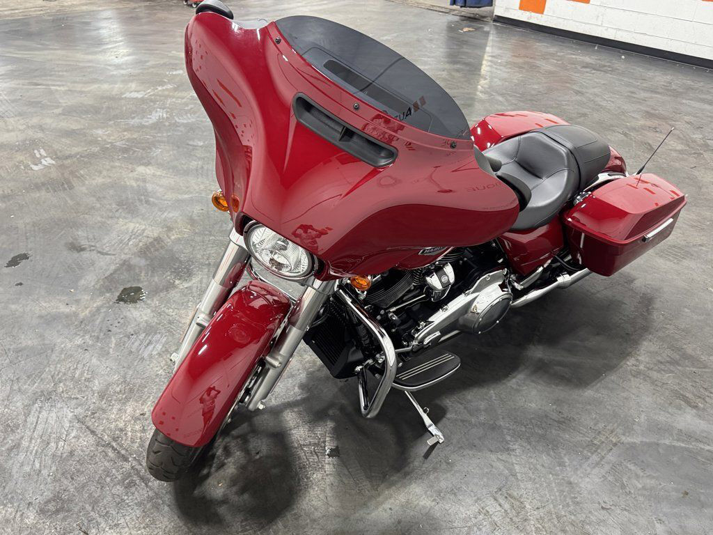 Street Glide®