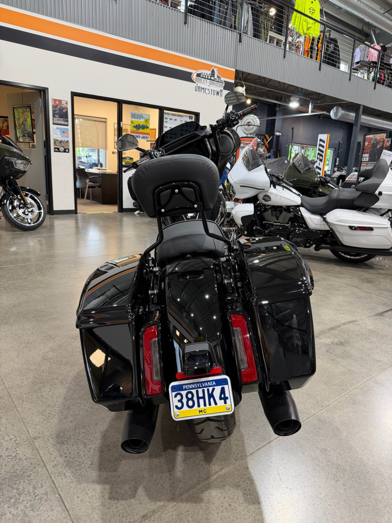 Street Glide®