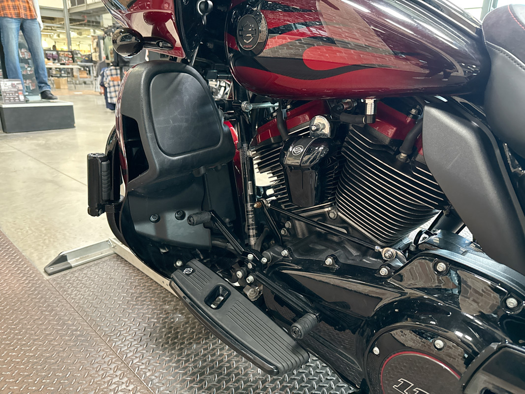 CVO® Road Glide®