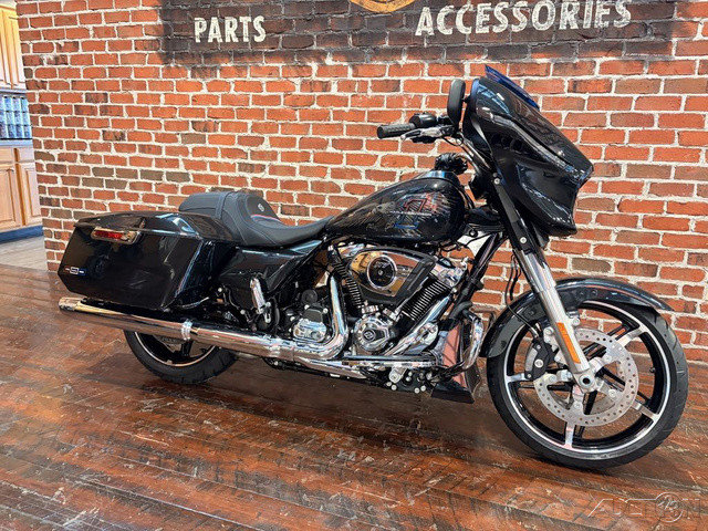 Street Glide®