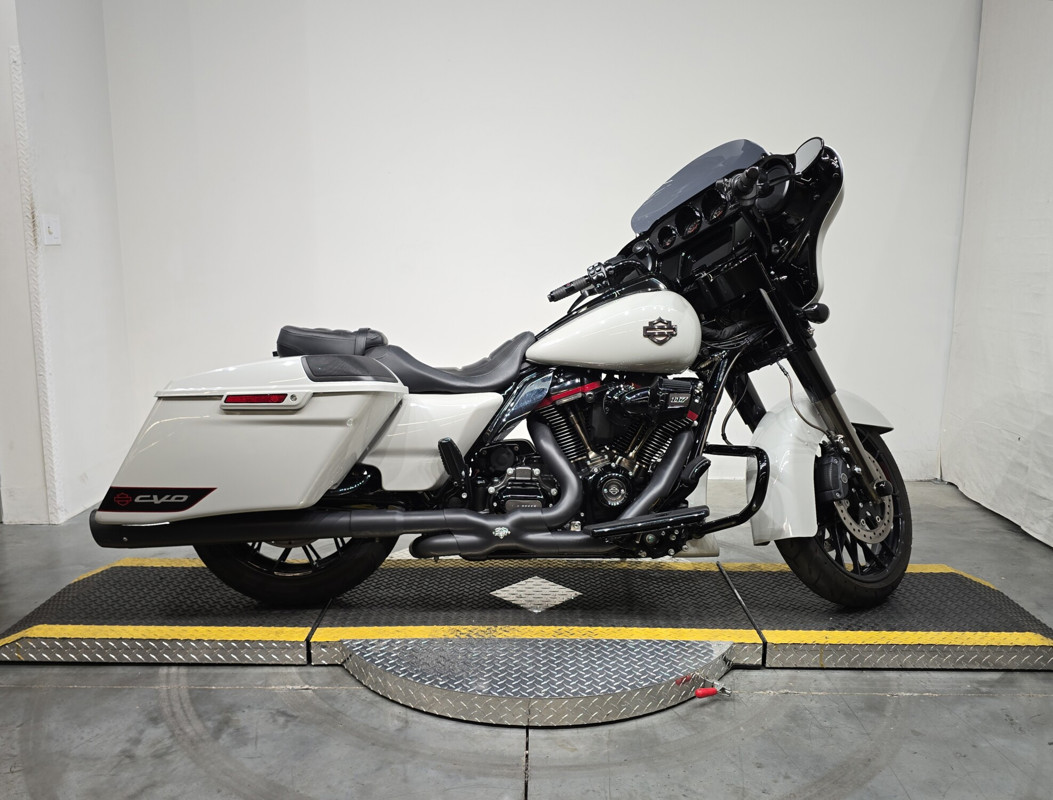 CVO® Street Glide®
