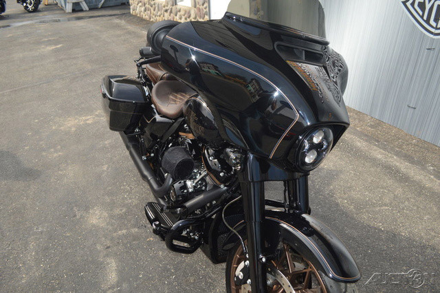 Street Glide® ST