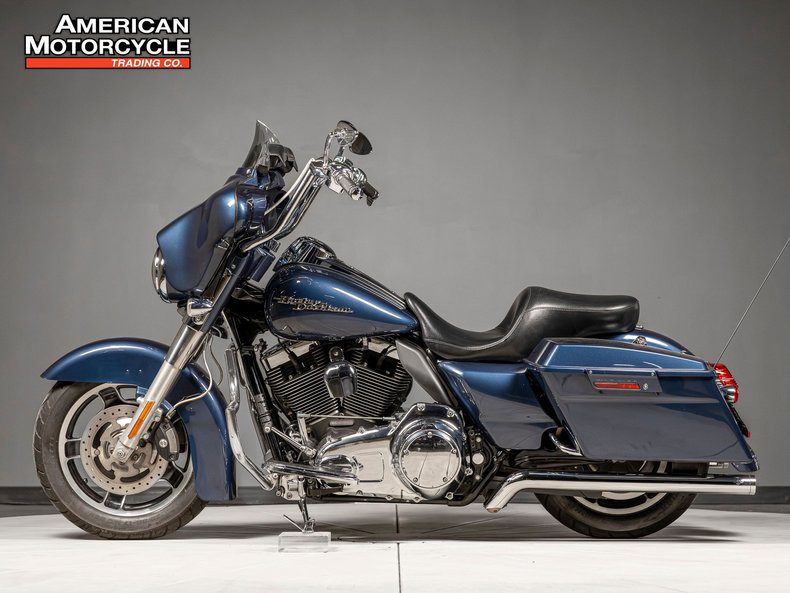 Street Glide®