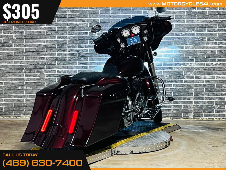 Street Glide®