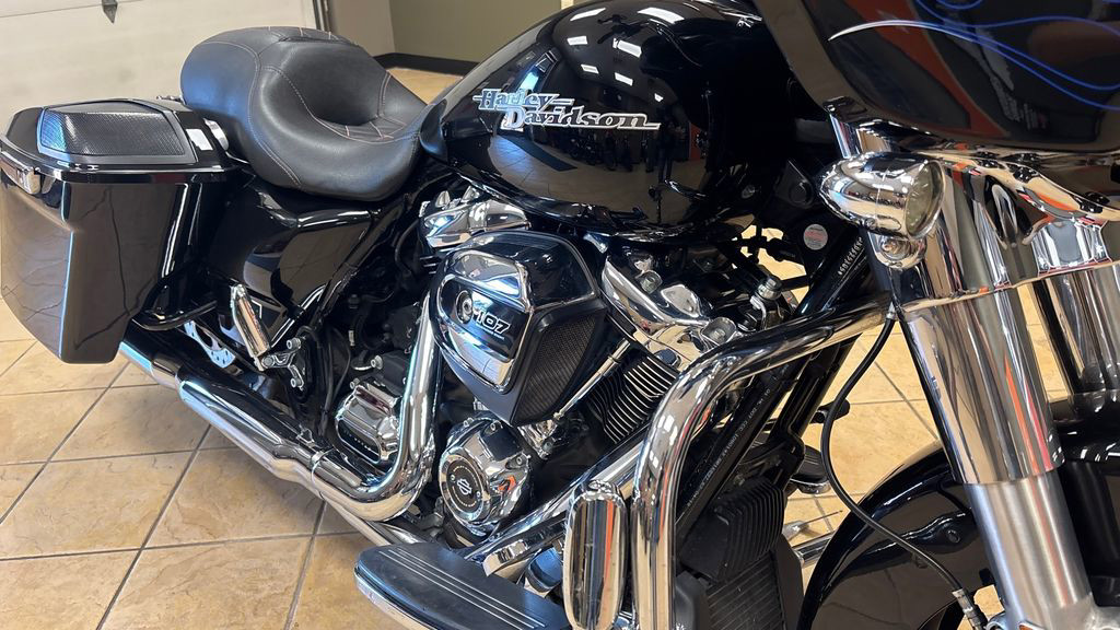 Street Glide®
