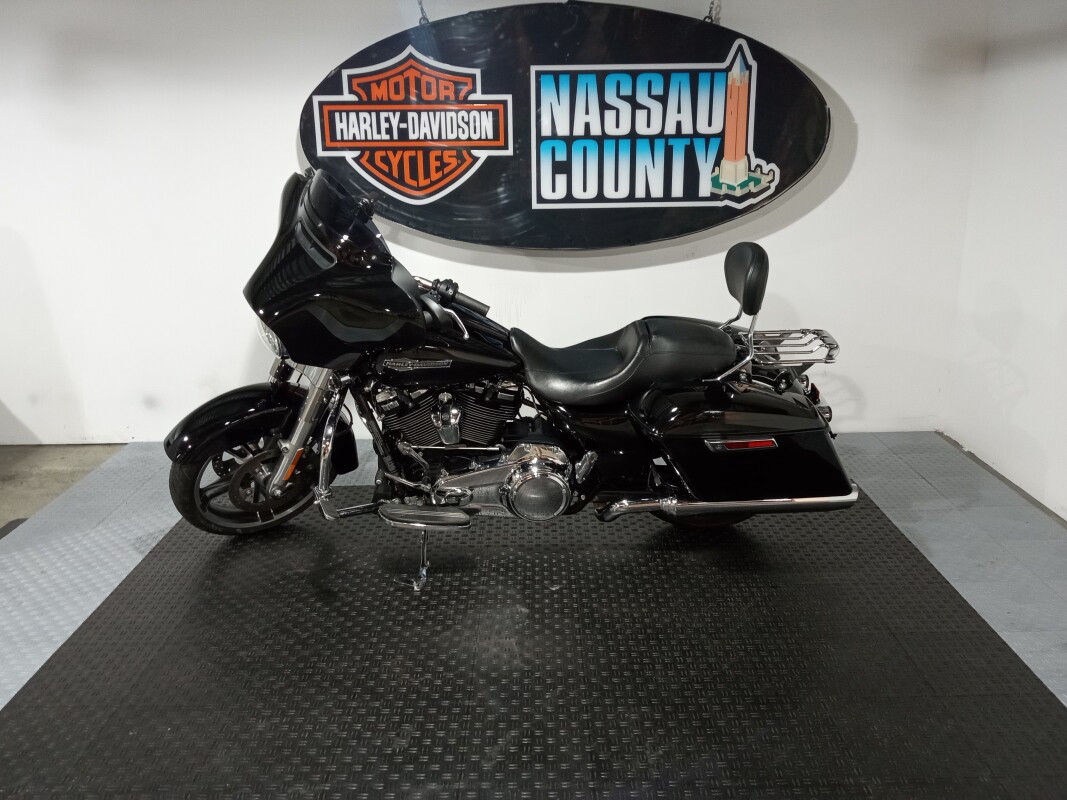 Street Glide®