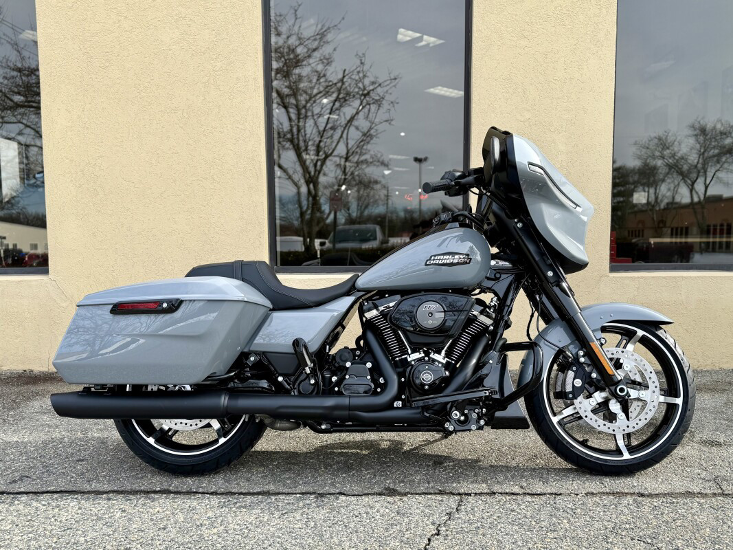 Street Glide®