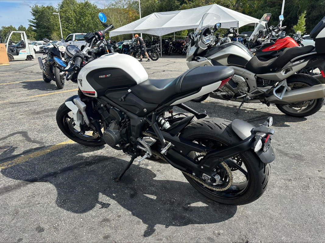 Trident 660