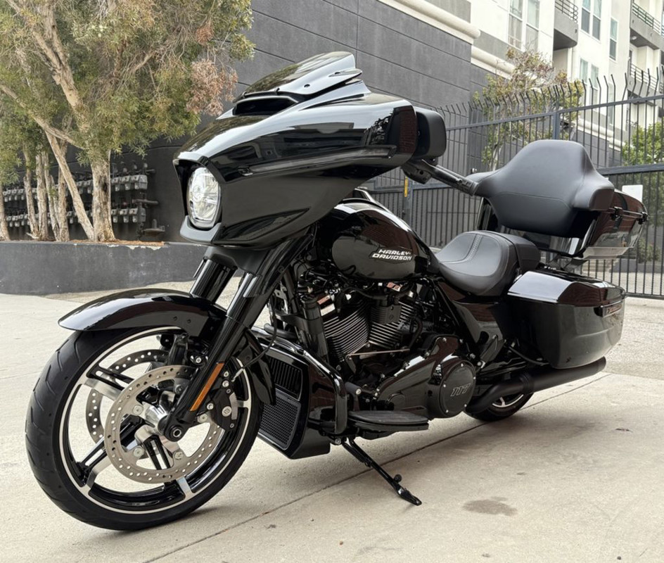 Street Glide®