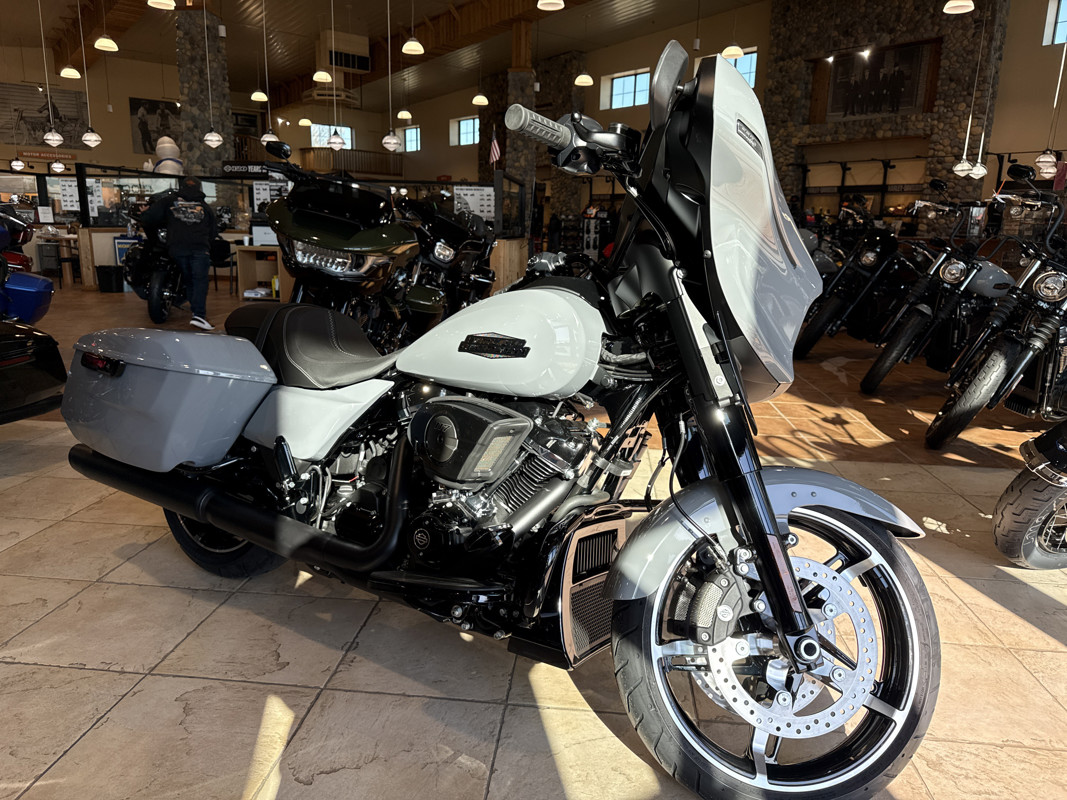 Street Glide®