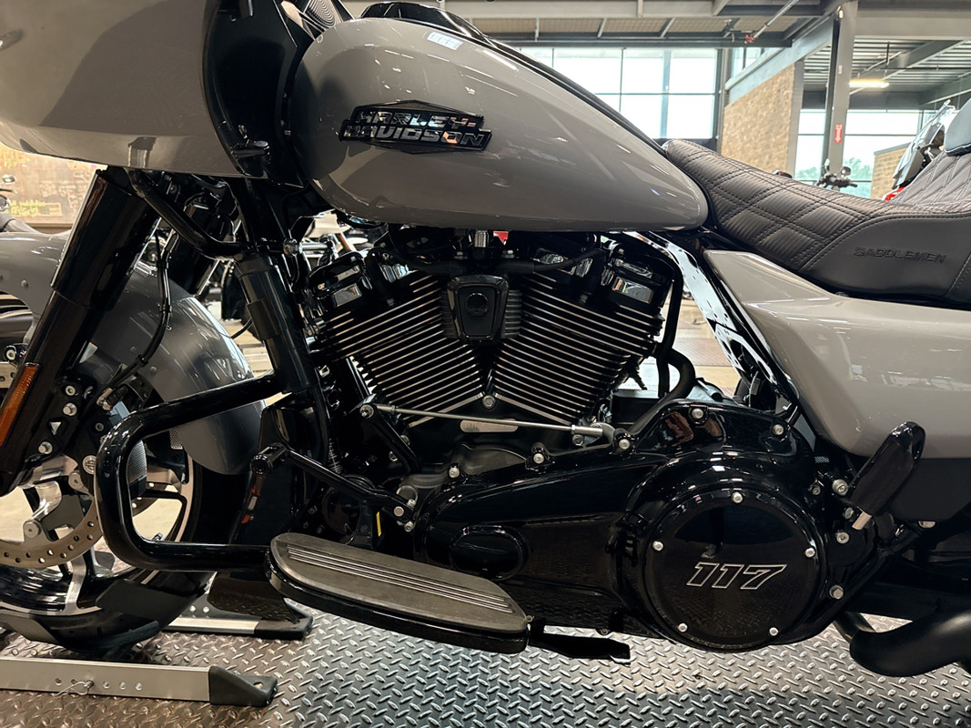 Road Glide®