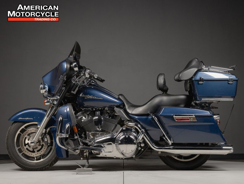 Street Glide®
