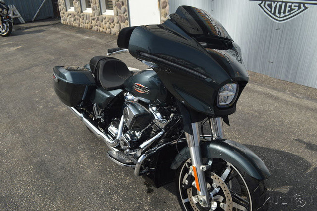 Street Glide®