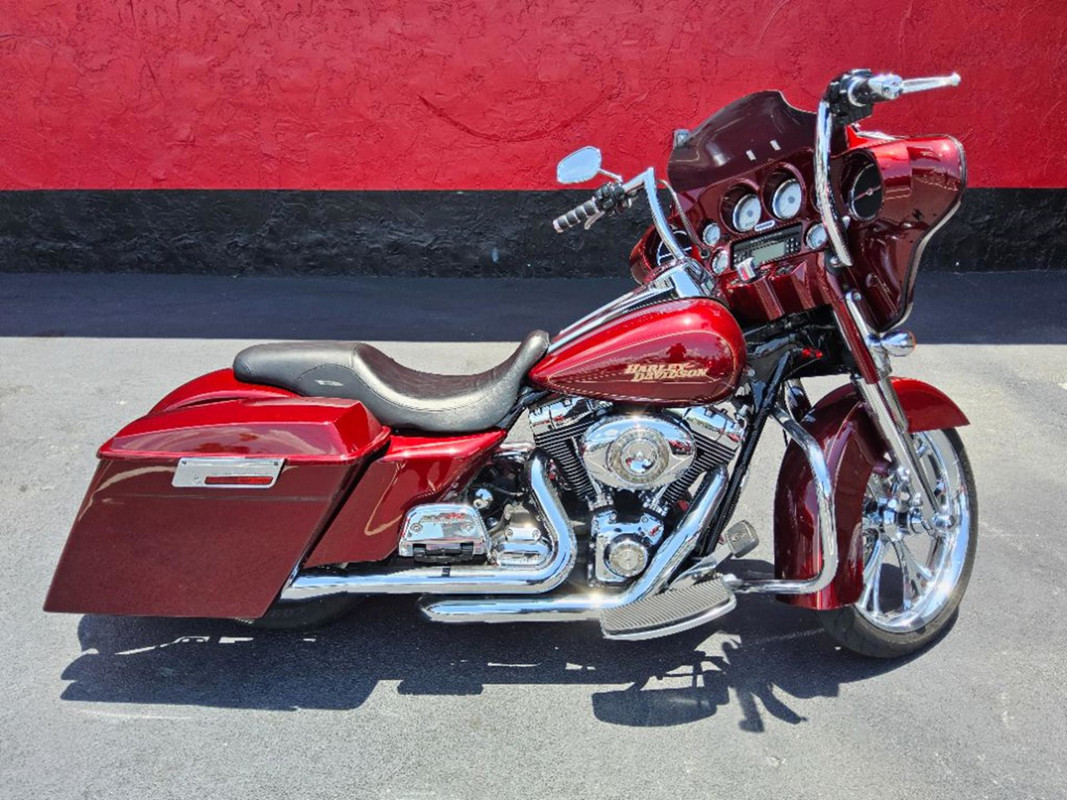 Street Glide®