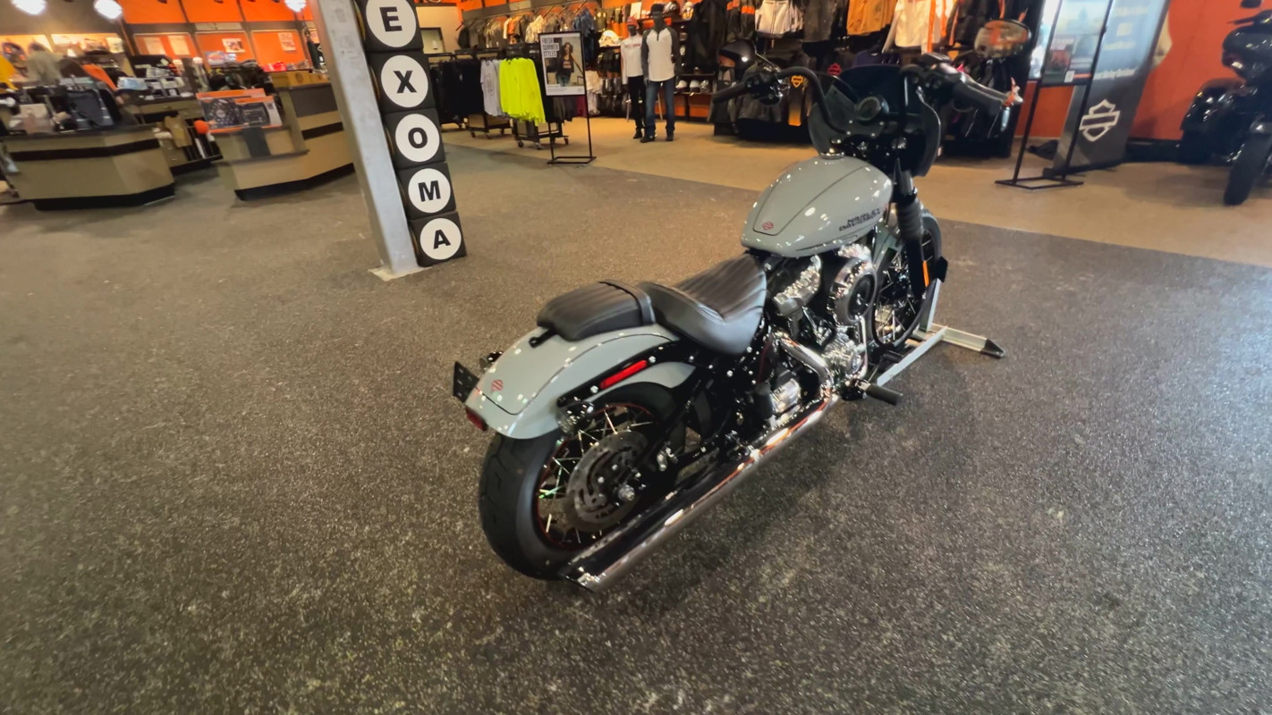 Street Bob®