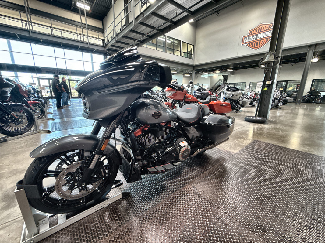CVO® Street Glide®