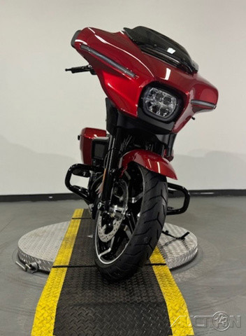 Street Glide®